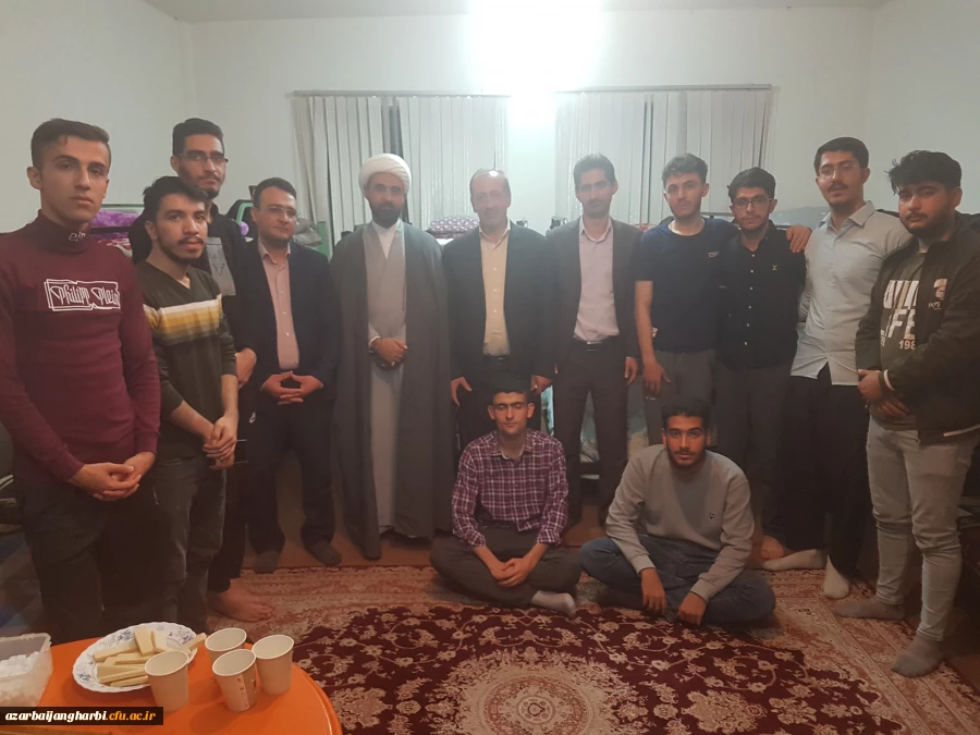 دیدار و گفتگوی صمیمانه مسئولین دانشگاه با دانشجومعلمان با حضور در سراهای دانشجویی