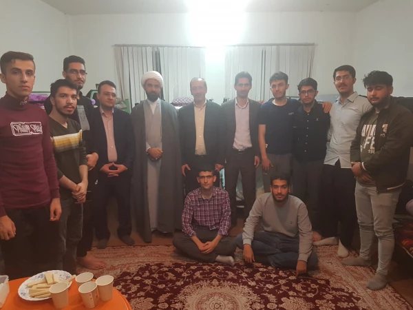 دیدار و گفتگوی صمیمانه و هفتگی مسئولین دانشگاه با دانشجومعلمان با حضور در سراهای دانشجویی