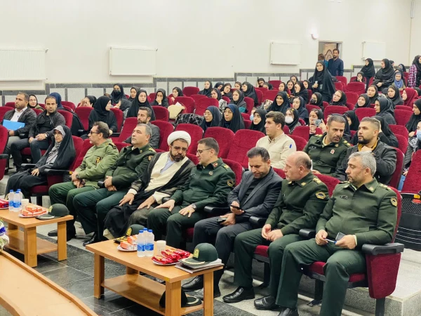 نشست صمیمی دانشجو معلمان پردیس علامه طباطبایی پیرامون روشنگری اغتشاشات اخیر با محوریت پرسش و پاسخ با حضور سردار جهانبخش
فرمانده انتظامی استان آذربایجان غربی 2