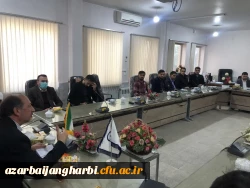 نشست صمیمی مسئول نهاد نمایندگی مقام معظم رهبری در دانشگاه فرهنگیان استان با فعالین فرهنگی  و سیاسی مرکز امام خمینی سلماس 2