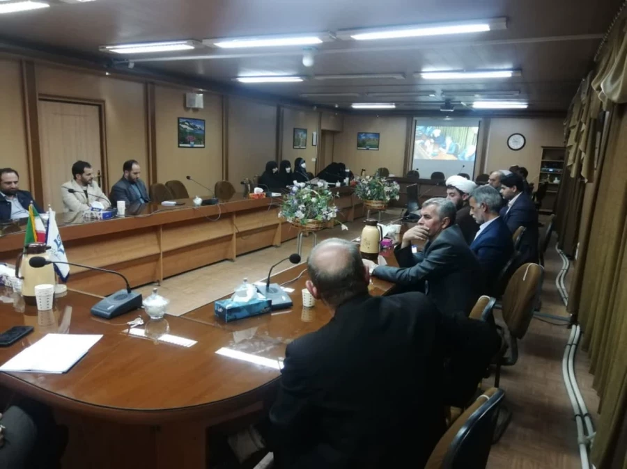 جلسه هم اندیشی گفتگوی ماه با حضور اساتید گروه معارف اسلامی 4