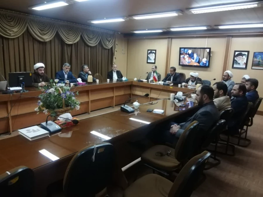 جلسه هم اندیشی گفتگوی ماه با حضور اساتید گروه معارف اسلامی 5