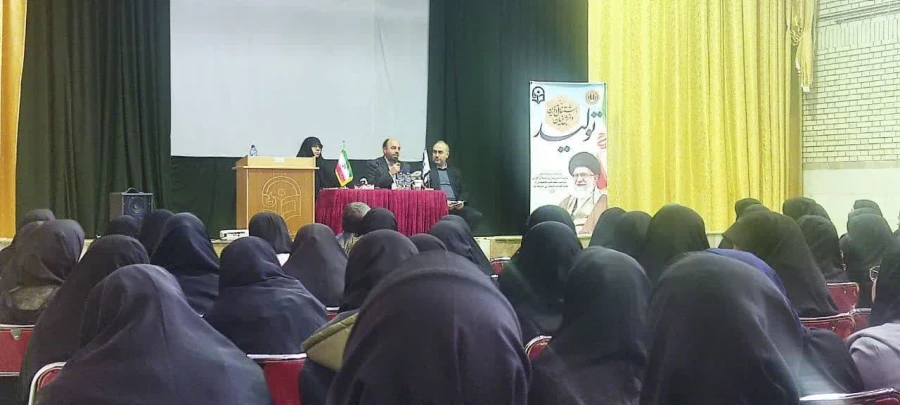 نشست دانشجو معلمان با رئیس هسته گزینش آموزش و پرورش استان - شهید مطهری خوی   4