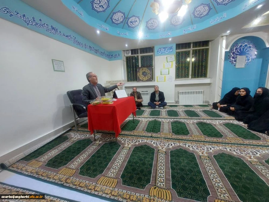 نشست بصیرتی با موضوع جهاد تبیین در مرکز شهید مطهری برای دانشجومعلمان برگزار گردید 2