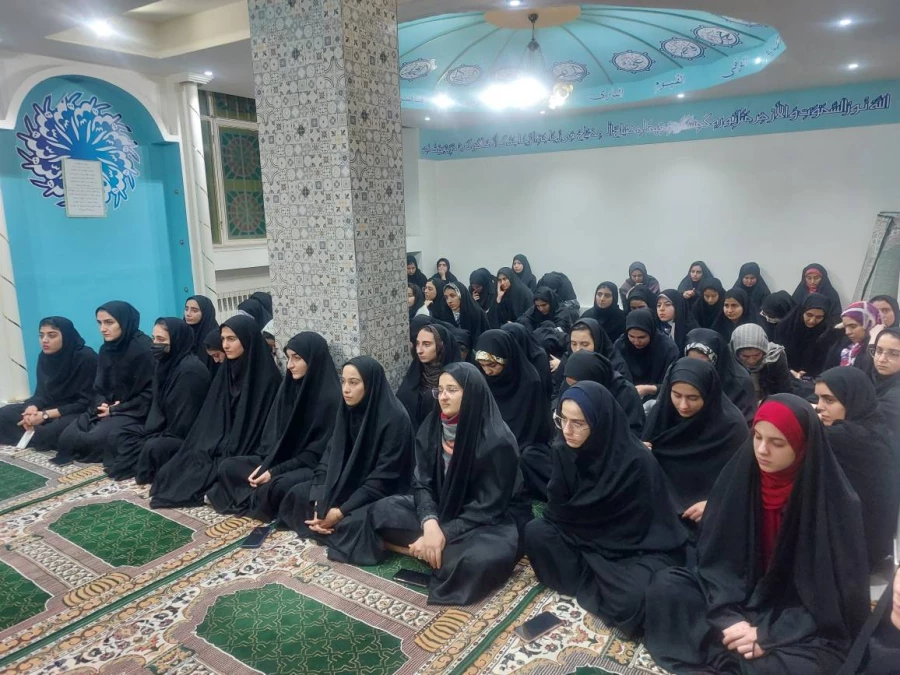 نشست بصیرتی با موضوع جهاد تبیین در مرکز شهید مطهری برای دانشجومعلمان برگزار گردید 3