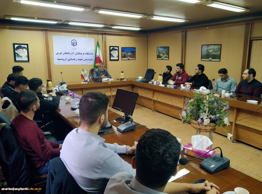 نشست تخصصی با موضوع نسبت میان بلاغت عربی و بلاغت فارسی 7