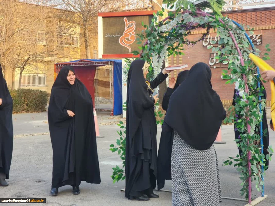 ✅ مراسم بدرقه دانشجو معلمان اعزامی به اردوی راهیان مقاومت کرمان 