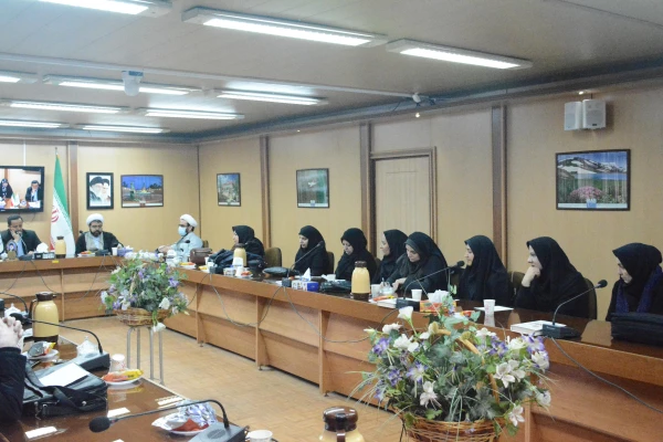 جلسه اعضای هیئت علمی و مأمورین آموزشی پیرامون مسائل فرهنگی و نماز 5
