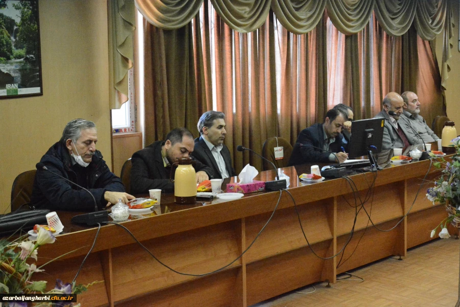 جلسه اعضای هیئت علمی و مأمورین آموزشی پیرامون مسائل فرهنگی و نماز 8