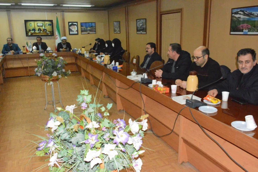 جلسه کارکنان پردیس شهید رجایی و پردیس علامه طباطبایی ارومیه پیرامون مسائل فرهنگی و نماز 4