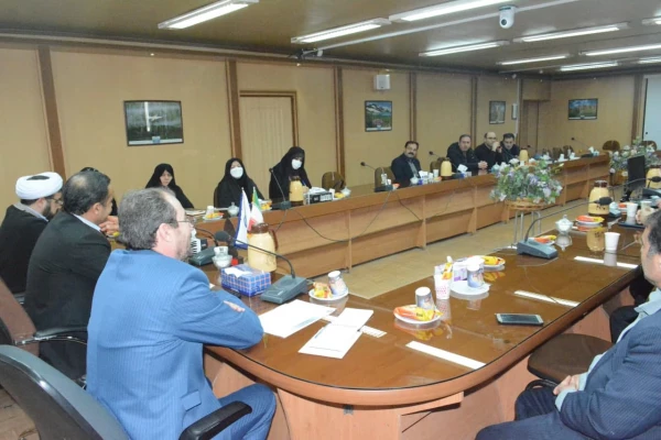 جلسه کارکنان پردیس شهید رجایی و پردیس علامه طباطبایی ارومیه پیرامون مسائل فرهنگی و نماز 7