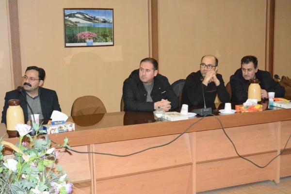 جلسه کارکنان پردیس شهید رجایی و پردیس علامه طباطبایی ارومیه پیرامون مسائل فرهنگی و نماز 9