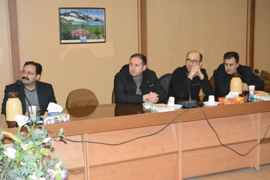 جلسه کارکنان پردیس شهید رجایی و پردیس علامه طباطبایی ارومیه پیرامون مسائل فرهنگی و نماز 9