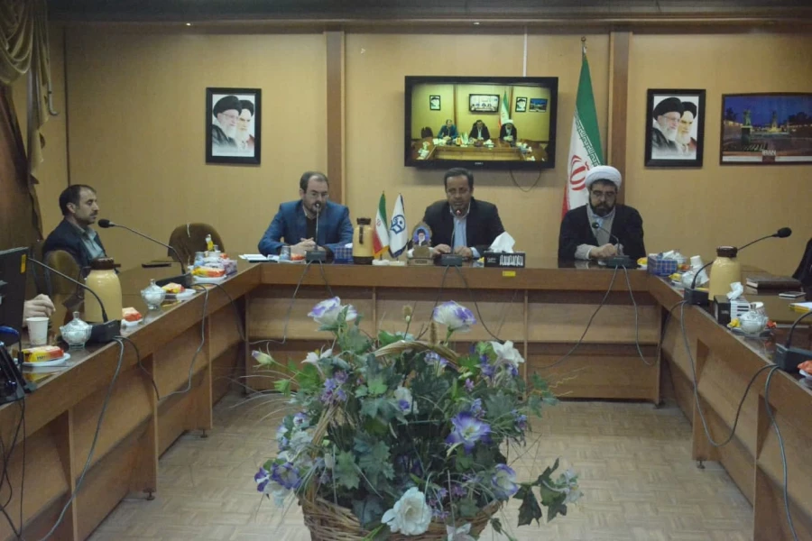 جلسه کارکنان پردیس شهید رجایی و پردیس علامه طباطبایی ارومیه پیرامون مسائل فرهنگی و نماز 11