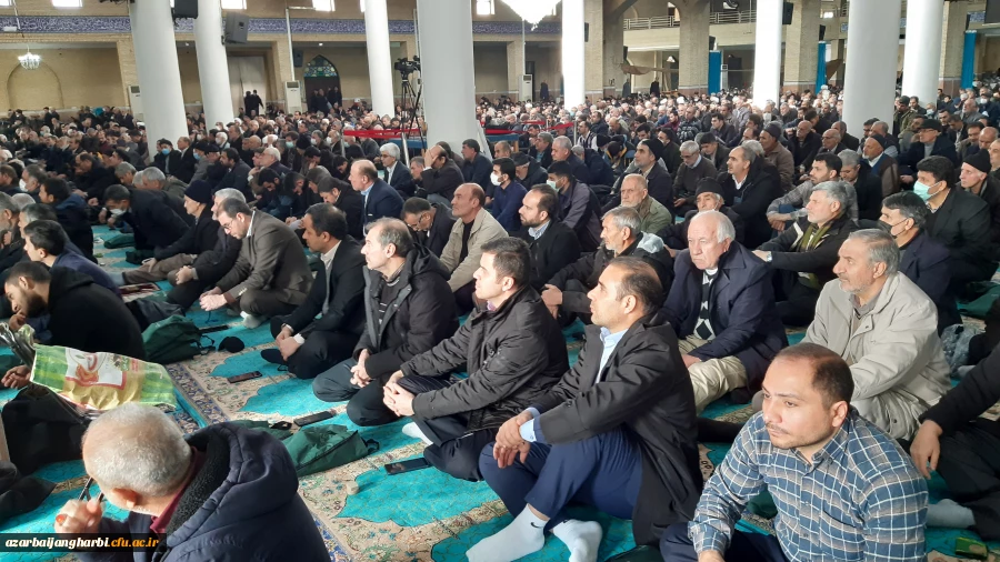 حضور مدیریت استانی، مسئولین و اساتید دانشگاه فرهنگیان آذربایجان غربی در نماز جمعه 4