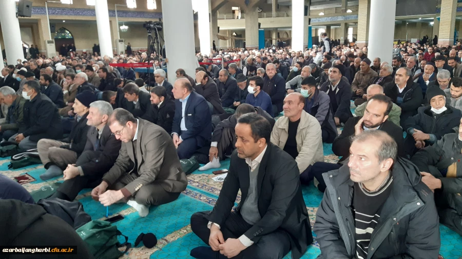 حضور مدیریت استانی، مسئولین و اساتید دانشگاه فرهنگیان آذربایجان غربی در نماز جمعه 3