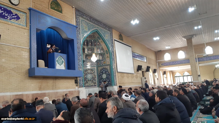 حضور مدیریت استانی، مسئولین و اساتید دانشگاه فرهنگیان آذربایجان غربی در نماز جمعه 5