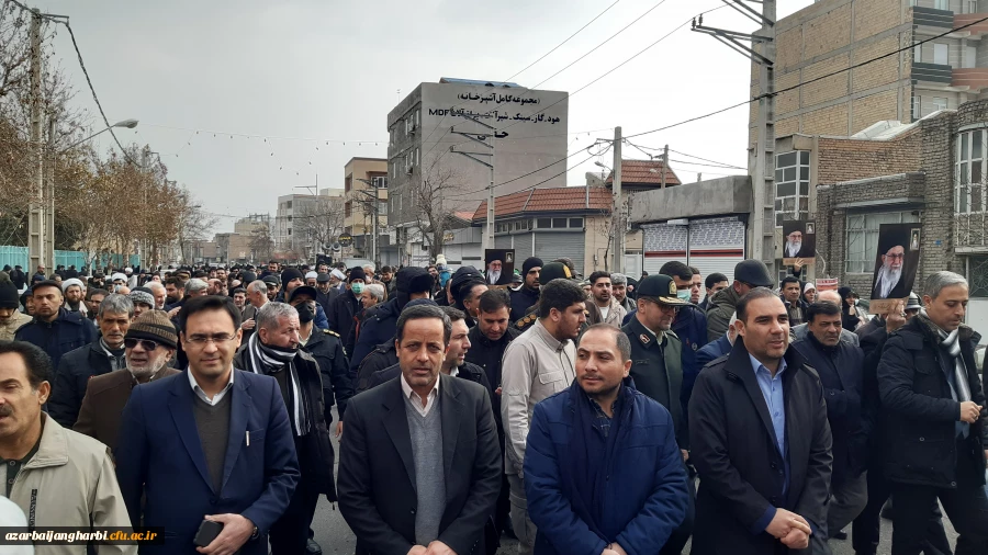 حضور مدیریت استانی، مسئولین و اساتید دانشگاه فرهنگیان آذربایجان غربی در نماز جمعه 7