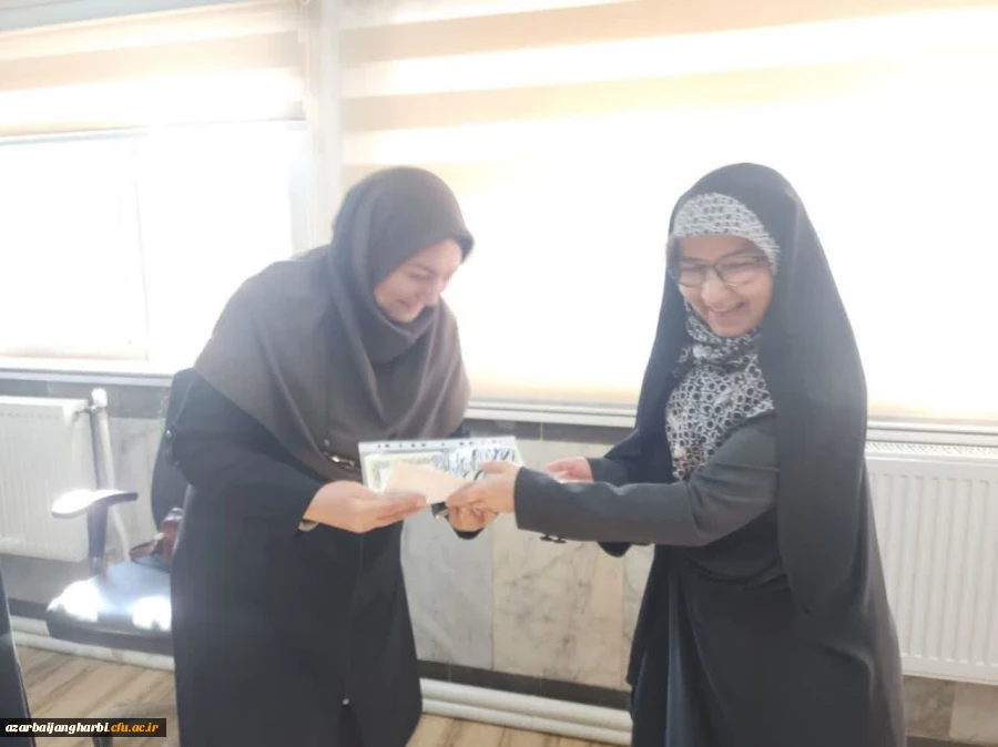 تقدیر از همکاران خانم پردیس به مناسبت گرامیداشت میلاد حضرت فاطمه الزهرا (س)  «روز زن و مادر» 2