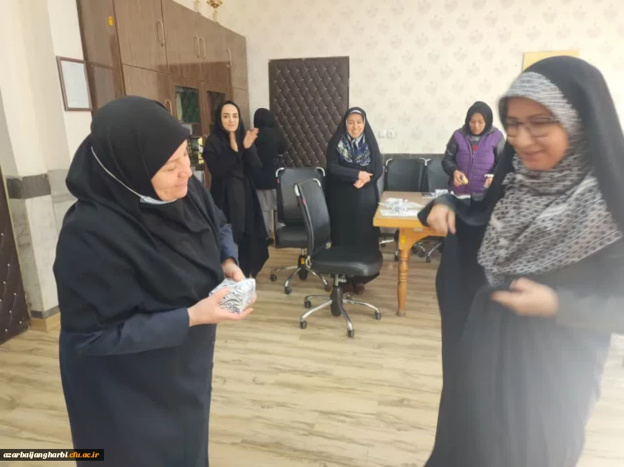 تقدیر از همکاران خانم پردیس به مناسبت گرامیداشت میلاد حضرت فاطمه الزهرا (س)  «روز زن و مادر» 2