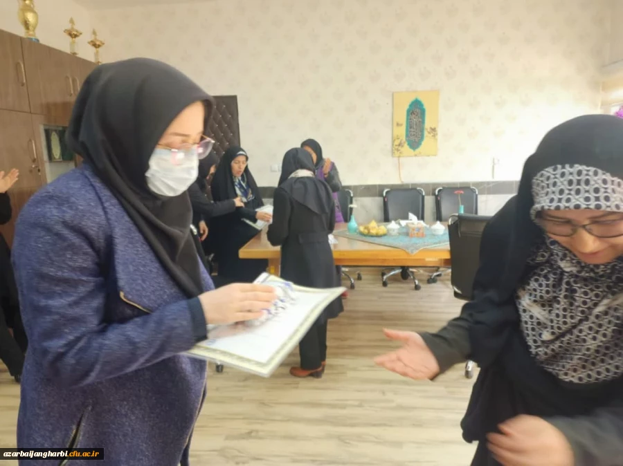 تقدیر از همکاران خانم پردیس به مناسبت گرامیداشت میلاد حضرت فاطمه الزهرا (س)  «روز زن و مادر» 2