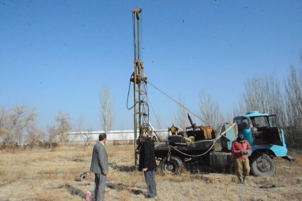 اجرای عملیاتی فاز اول پروژه بزرگ ساختمان خوابگاهی با آزمایش مکانیک خاک 3