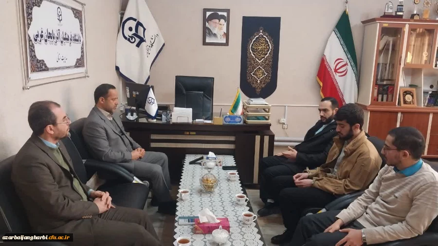 دیدار مسئول بسیج دانشجویی سازمان مرکزی دانشگاه فرهنگیان با دکتر سلیمانی اصل 2