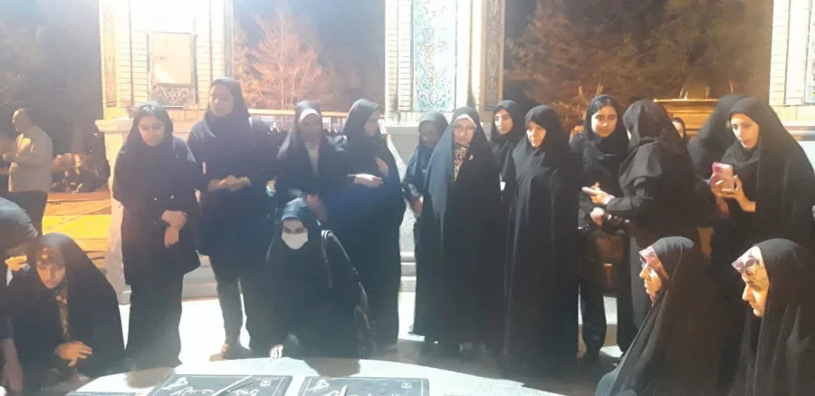 ضیافت افطار،قرائت قران، غبار روبی مزار شهدا،مداحی و روایت گری 3