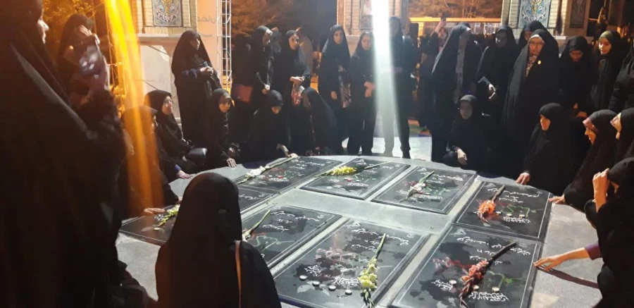 ضیافت افطار،قرائت قران، غبار روبی مزار شهدا،مداحی و روایت گری 4