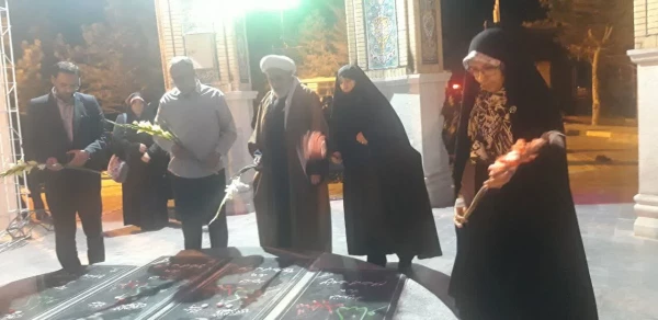 ضیافت افطار،قرائت قران، غبار روبی مزار شهدا،مداحی و روایت گری 5