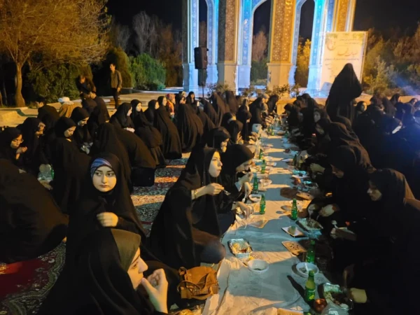 ضیافت افطار،قرائت قران، غبار روبی مزار شهدا،مداحی و روایت گری 11