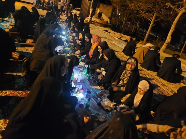 ضیافت افطار،قرائت قران، غبار روبی مزار شهدا،مداحی و روایت گری 12