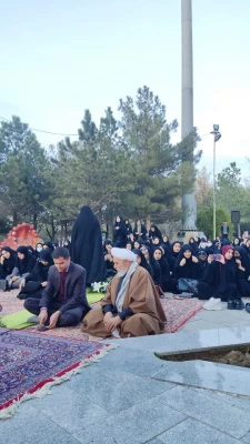 ضیافت افطار،قرائت قران، غبار روبی مزار شهدا،مداحی و روایت گری 13