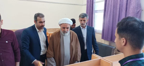 بازدید رئیس دانشگاه فرهنگیان آذربایجان غربی از روند برگزاری انتخابات شورای صنفی 3
