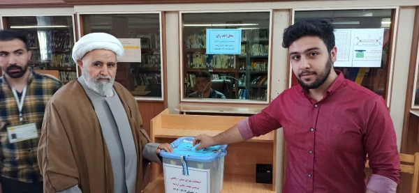 بازدید رئیس دانشگاه فرهنگیان آذربایجان غربی از روند برگزاری انتخابات شورای صنفی 4