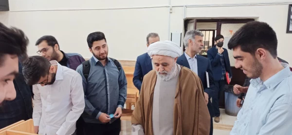 بازدید رئیس دانشگاه فرهنگیان آذربایجان غربی از روند برگزاری انتخابات شورای صنفی 6