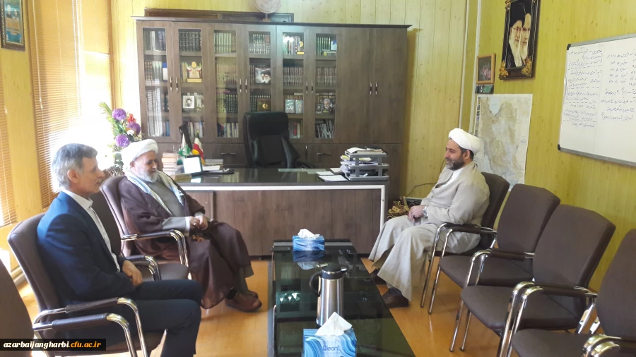 دیدار حجت الاسلام اصغری با مدیرکل سازمان تبلیغات اسلامی استان آذربایجان غربی 2