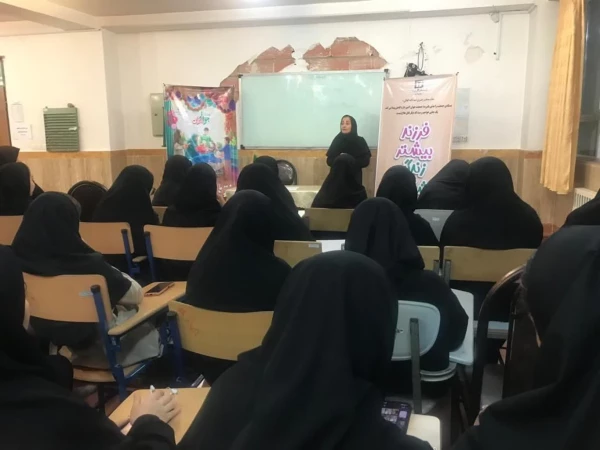 بزرگداشت هفته ملی جمعیت با شعار محوری "سهم من از جوانی ایران" - مرکزآموزش عالی شهید مطهری خوی  3