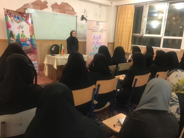 بزرگداشت هفته ملی جمعیت با شعار محوری "سهم من از جوانی ایران" - مرکزآموزش عالی شهید مطهری خوی  4