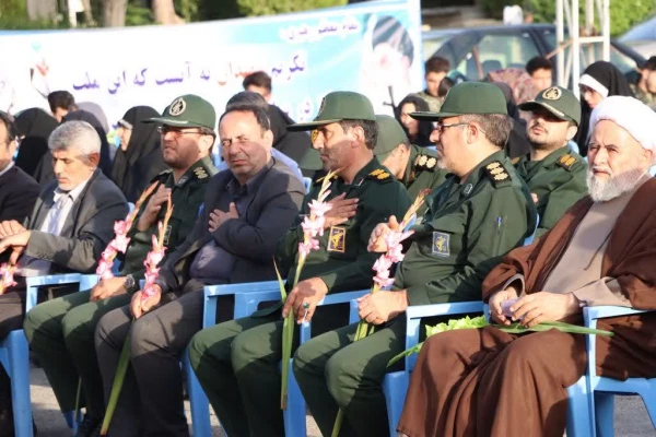 حجت الاسلام اصغری رئیس دانشگاه فرهنگیان استان در آیین عطر افشانی مزار شهدا حضور یافت 2