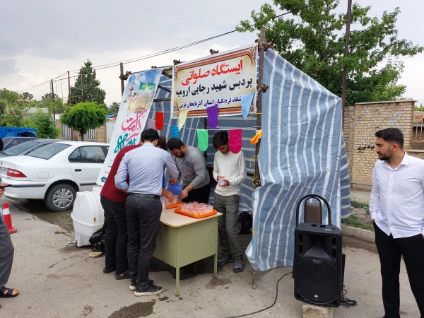 برپایی ایستگاه صلواتی به مناسبت فرارسیدن میلاد امام رضا(ع) 4