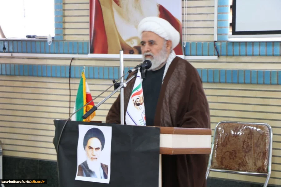 راز جاودانگی حرکت امام خمینی(ره) پشتوانه الهی و مردمی این حرکت بود 2