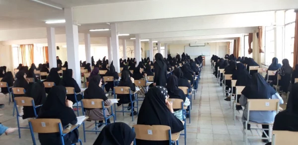 رئیس دانشگاه فرهنگیان استان آذربایجان غربی از روند برگزاری آزمون پایان ترم دانشجومعلمان بازدید کرد 3