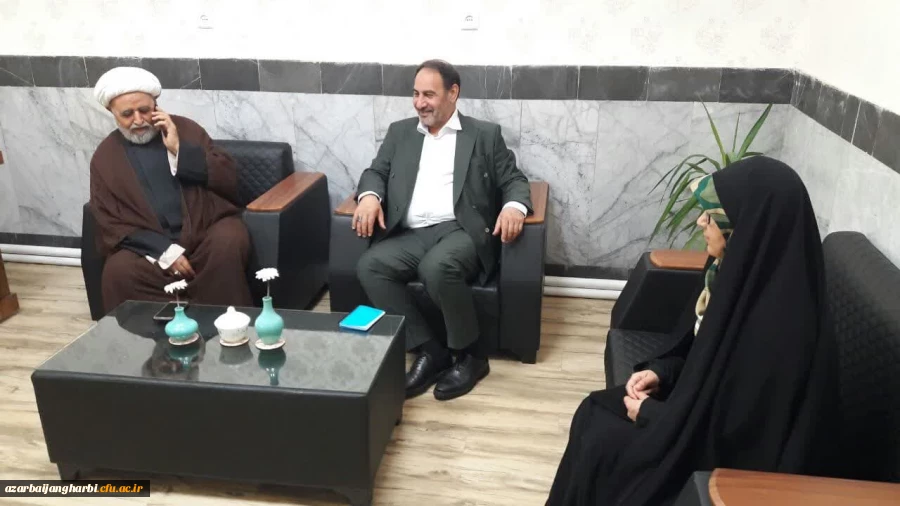 عیسی زاده نماینده مردم میاندوآب با رئیس دانشگاه فرهنگیان استان آذربایجان غربی دیدار و گفت و گو کرد 2