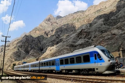 حادثه ای که به خیر گذشت

قاریان جشنواره ملی قرآن در سانحه قطار تهران ـ ارومیه آسیبی ندیدند