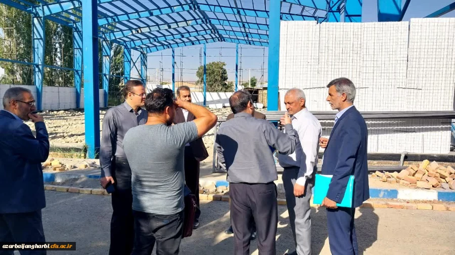 معاون توسعه و منابع سازمان مرکزی از روند احداث سالن ورزشی پردیس شهید رجایی ارومیه بازدید کرد 2