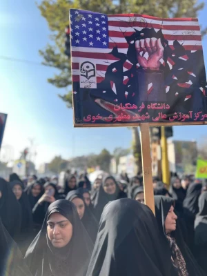 شرکت حداکثری اساتید،کارکنان و دانشجومعلمان مرکز شهید مطهری خوی در راهپیمایی یوم الله ۱۳ آبان 6