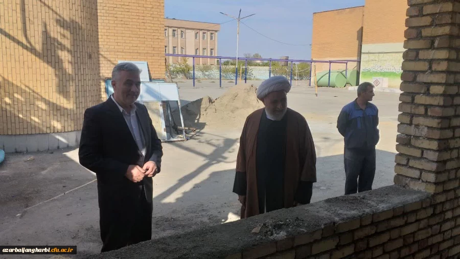 مدیرکل آموزش و پرورش استان از روند بازسازی دبیرستان شهید مصطفی خمینی بازدید کرد 2