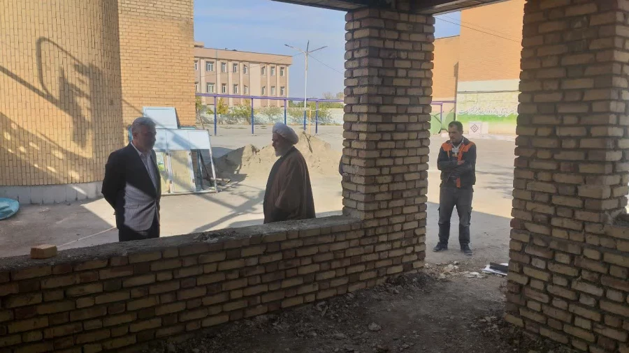 مدیرکل آموزش و پرورش استان از روند بازسازی دبیرستان شهید مصطفی خمینی بازدید کرد 4