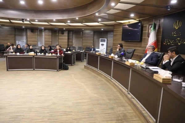 دیدار نمایندگان تشکل های دانشجویی دانشگاه فرهنگیان استان با استاندار آذربایجان غربی 3
